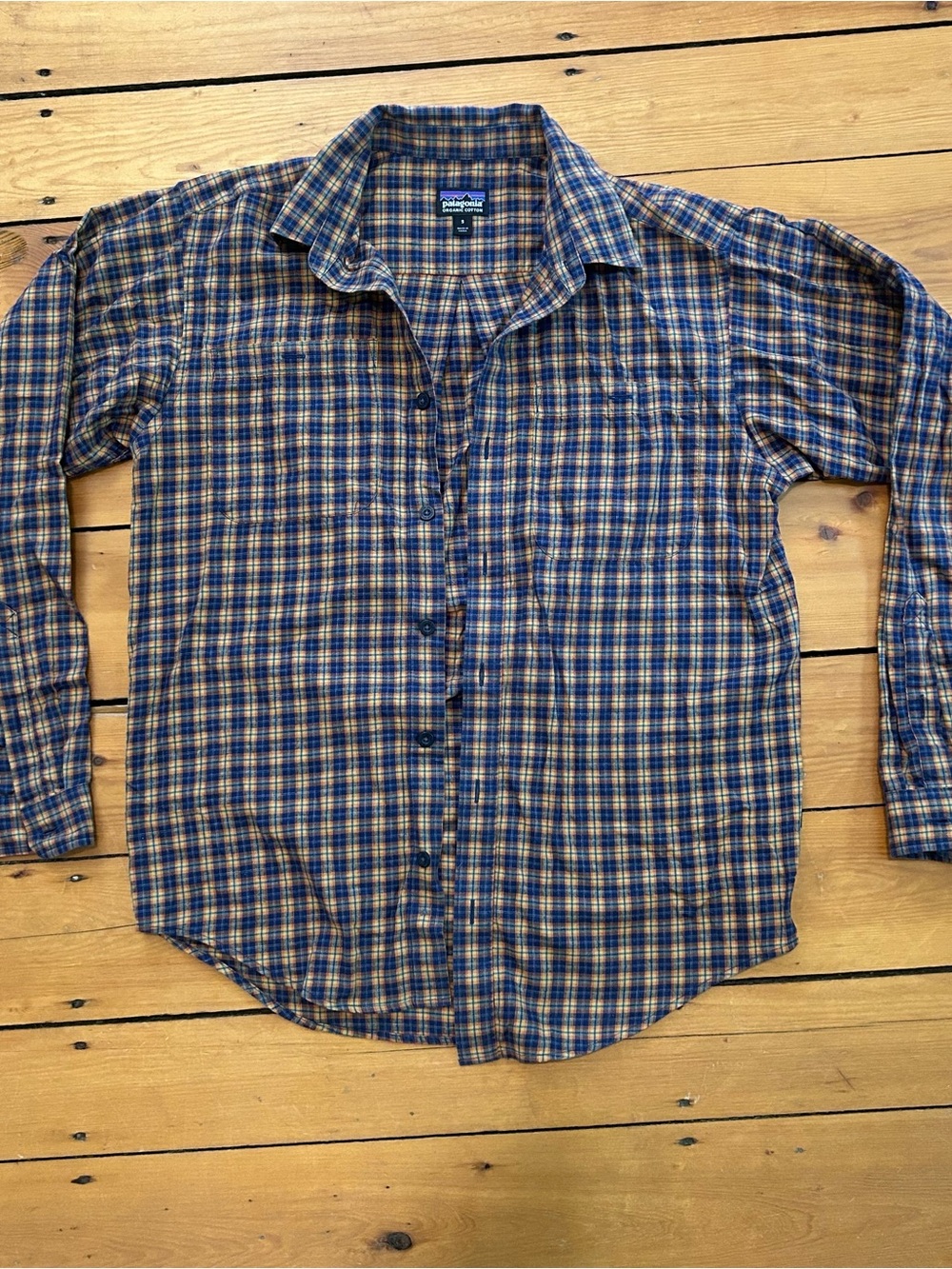 Patagonia Men's Blue and Brown Plaid Long-Sleeve Shirt